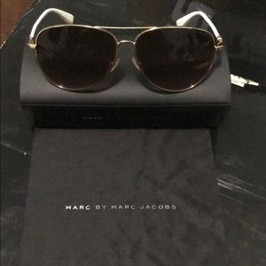 Marc by Marc Jacobs nwot sunglasses. Aviator style